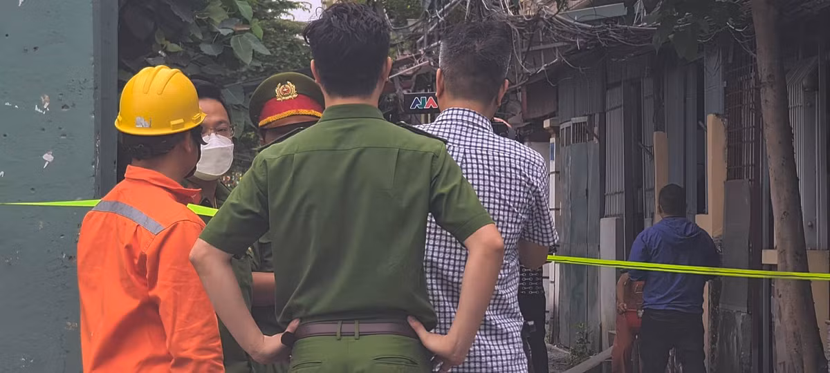 Sáng cùng ngày, Ban Giám đốc CATP Hà Nội đã đến hiện trường chỉ đạo Công an quận Hà Đông cùng các đơn vị chức năng triển khai biện pháp phục vụ công tác điều tra nguyên nhân và giúp đỡ gia đình nạn nhân. Hiện Công an quận Hà Đông đang phối hợp cùng phòng nghiệp vụ của Công an TP Hà Nội điều tra nguyên nhân vụ cháy.