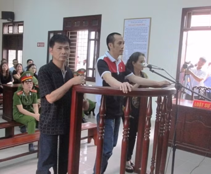 Năm 2014, Tuấn “thần đèn” và vợ chồng chị gái của y bị đưa ra xét xử về tội “Gây tổn hại sức khỏe cho người khác” và tội “Cho vay nặng lãi". TAND tỉnh Thanh Hóa tuyên phạt bị cáo Tuấn 5 năm tù giam về tội “Gây tổn hại sức khỏe cho người khác”. Sau khi chấp hành án phạt, Tuấn "thần đèn” ra tù và sinh sống tại phường Lam Sơn, TP Thanh Hóa.