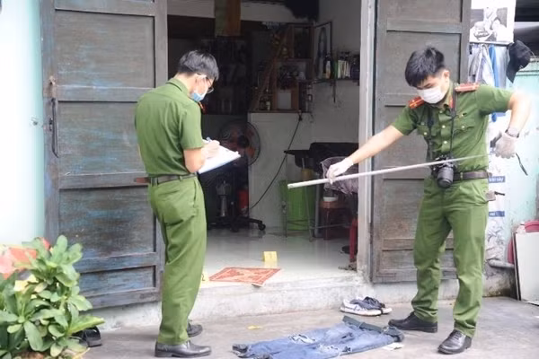 Tin nóng 29/6: Cãi nhau, vợ 'phi' kéo khiến chồng tử vong tại chỗ Tin nong 29/6: Cai nhau, vo 'phi' keo khien chong tu vong tai cho