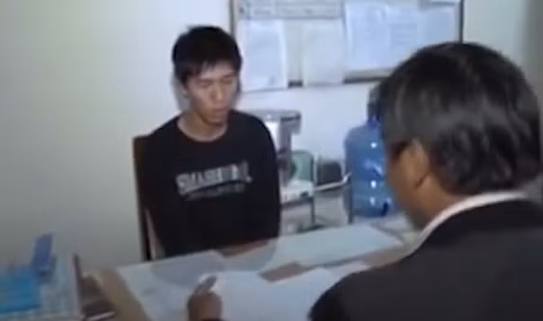 Sau khi lấy đôi bông tai của nạn nhân đang đeo, Tình về nhà lục lọi khắp nhà nạn nhân lấy đi một chỉ vàng và 4 triệu đồng rồi bỏ trốn. Với tội ác tày trời của mình Tình đã bị phát luật trừng trị với bản án rất nặng.