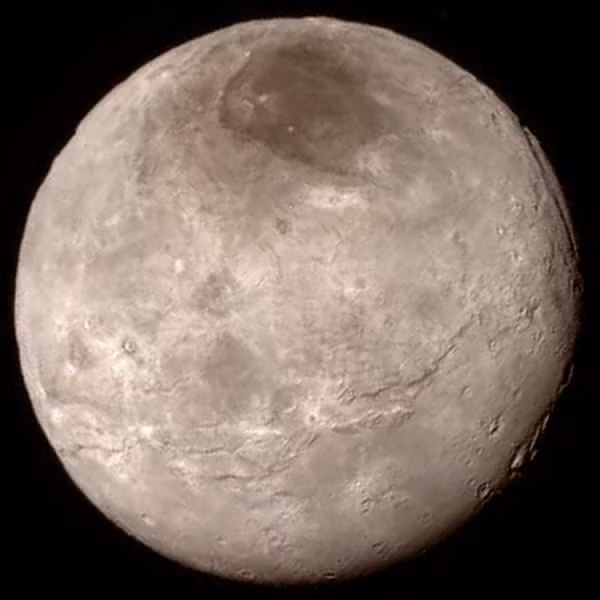 "Trước khi có tàu New Horizons của NASA, những hình ảnh tốt nhất qua Hubble về Sao Diêm Vương chỉ tiết lộ một đốm sáng mờ của ánh sáng phản chiếu", nhà khoa học hành tinh Randy Gladstone từ Viện Nghiên cứu Tây Nam (SwRI) ở Mỹ cho biết.