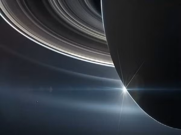 Vào ngày 15/9/2017, tàu vũ trụ Cassini kết thúc hành trình tự sát trên sao Thổ, chấm dứt hoàn toàn mọi liên lạc với Trái Đất sau sứ mệnh kéo dài 20 năm.