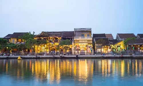 Theo danh sách của Travel &amp; Leisure, Hội An xếp ở vị trí thứ 7 trong top 15 thành phố tuyệt vời nhất thế giới.