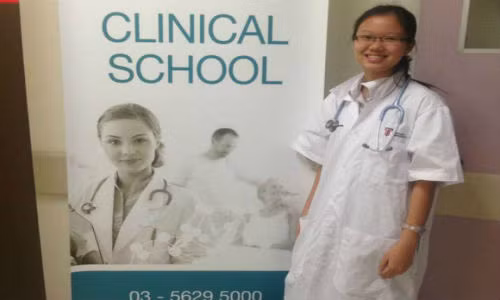Co gai 19 tuoi va co hoi tro thanh bac si tre nhat Malaysia