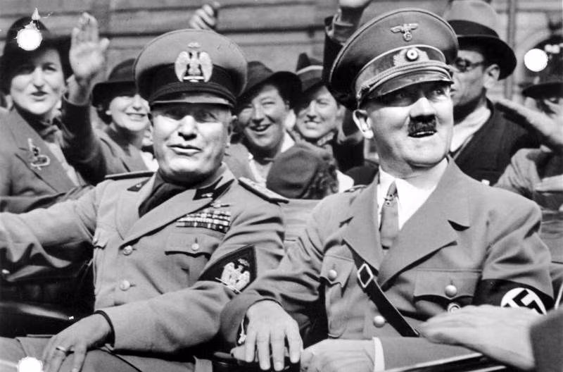 Ba nhân vật nổi tiếng lịch sử là Alexander Đại đế, Napoleon và Mussolini đều có điểm chung khó tin là mắc chứng ailurophobia - chứng sợ mèo.