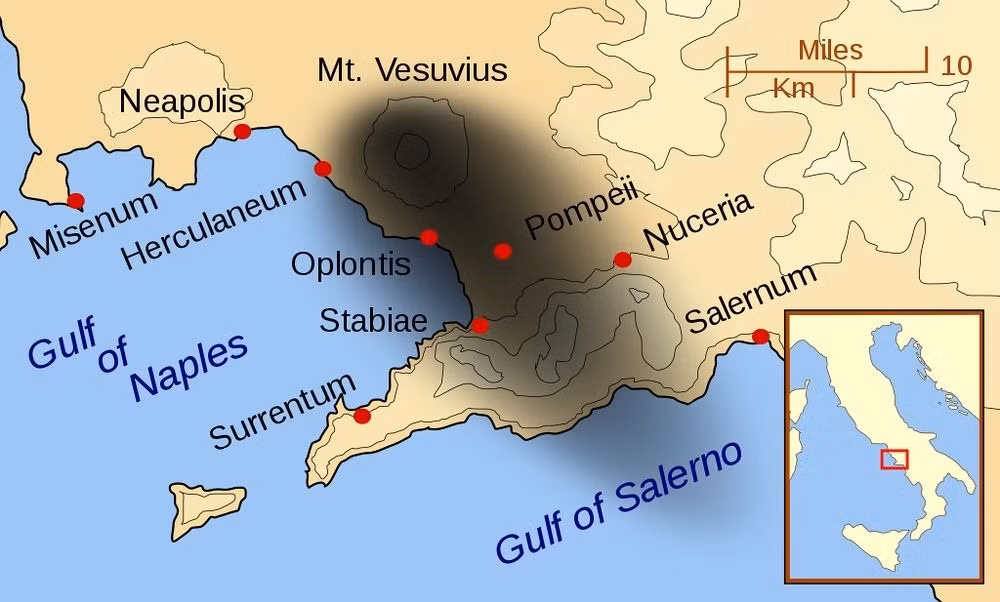 Cuối tháng 8 năm 79 sau Công nguyên, núi lửa Vesuvius ở vịnh Naples, Italy phun trào dữ dội. Hậu quả là thị trấn Herculaneum và thành phố Pompeii bị chôn vùi trong thảm kịch kinh thiên trên.