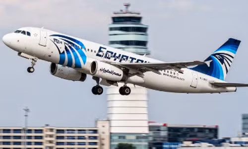 Khoảng 1 giờ sau khi phi công điều khiển máy bay hãng Turkish Airlines "chạm trán" UFO, máy bay của hãng EgyptAir mang số hiệu MS804 chở 66 người rơi xuống vùng biển giữa Thổ Nhĩ Kỳ và Ai Cập.