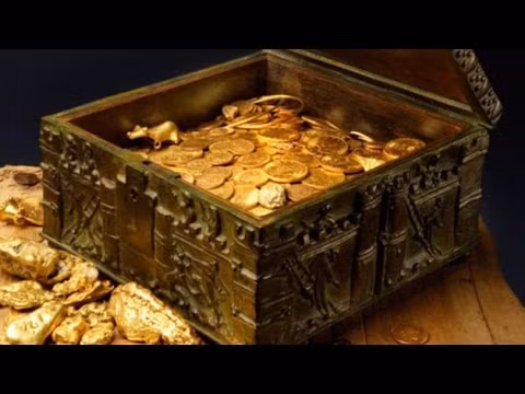 Chính vì vậy, cuộc truy tìm tung tích tàu Merchant Royal cùng số kho báu khổng lồ thu hút khá nhiều thợ săn kho báu. Do vậy, xác tàu đắm này còn được biết đến với tên gọi là "thành phố vàng El Dorado trên biển".