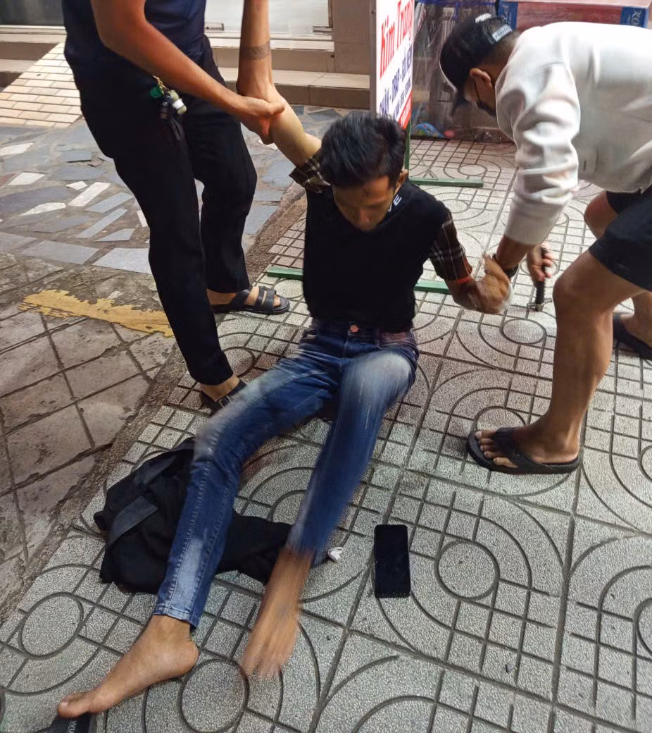 Đồng Nai: Bắt đối tượng dùng dao tấn công người trong bệnh viện Dong Nai: Bat doi tuong dung dao tan cong nguoi trong benh vien
