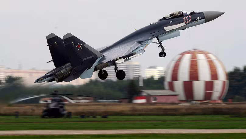 Tốc độ tối đa của tiêm kích Su-35 có khả năng lên tới 2500 km/h và có tầm bay tối đa lên tới 3400 km, bán kính chiến đấu lên tới 1600 km. Nguồn ảnh: TASS.