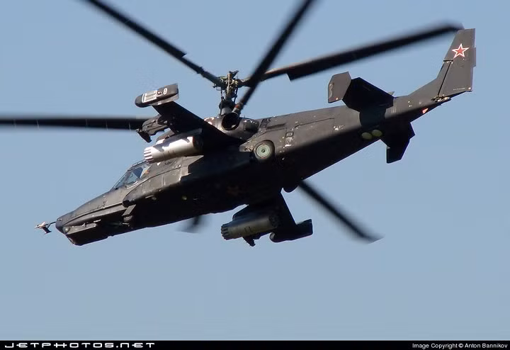  Ka-50 Black Shark (cá mập đen) được thiết kế nhỏ gọn, nhanh và linh hoạt nhằm có được ưu thế tồn tại và khả năng tấn công. Ảnh: Jetphotos.