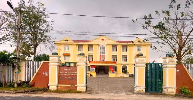 Quảng Bình: Tạm dừng xây dựng mới trụ sở cấp huyện, xã Quang Binh: Tam dung xay dung moi tru so cap huyen, xa