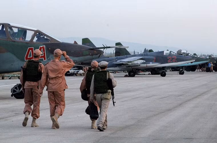 Bat ngo loai chien dau co Su-25 khong kich IS o Syria