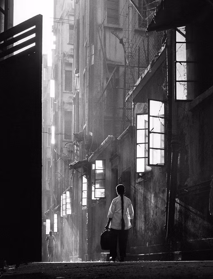 Trong cuốn sách "A Hong Kong Memoir", nhiếp ảnh gia Fan Ho đã giới thiệu với độc giả những hình ảnh chưa từng công bố về Hong Kong những năm 1950 - 1960.