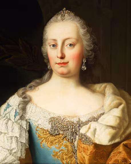 Thêm vào đó, Maria Theresa còn là một nhà ngoại giao lỗi lạc với nhiều thành công trên mặt trận này điển hình là thiết lập được liên minh với Pháp (trước đó hai nước từng là kẻ thù của nhau) trong cuộc chiến chống lại nước Phổ và Anh.