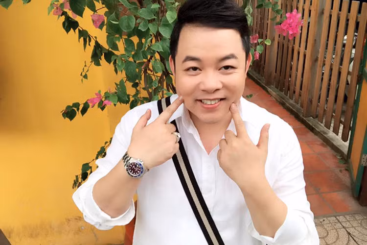 Đăng ảnh mặc áo trắng, Quang Lê tự nhận mình ngây thơ.