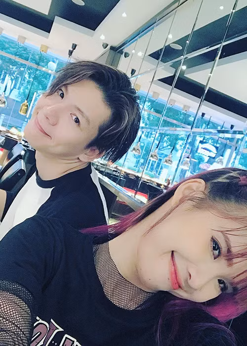 Khởi My - Kelvin Khánh đi ăn lẩu là một trong những tin tức sao Việt trong ngày 18/8.