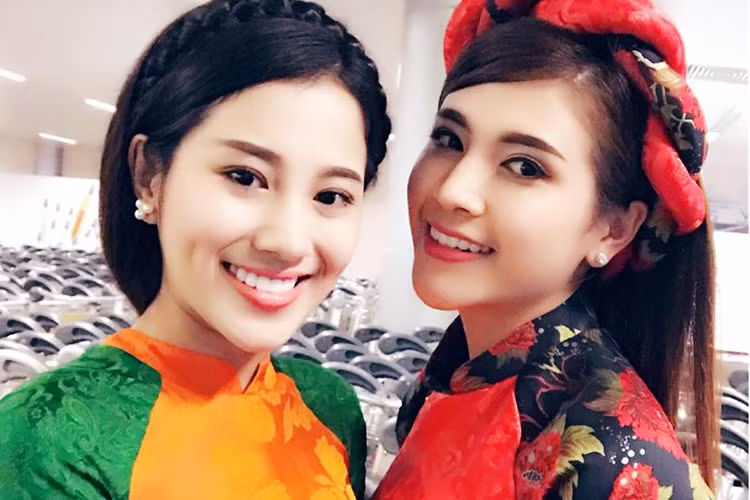 Tố My tên thật là Trần Thị Tố My (trái), sinh năm 1991, tại Đà Nẵng. Cô là chị gái của Tố Ny - Á quân Giọng hát Việt 2015. Ảnh: FBNV