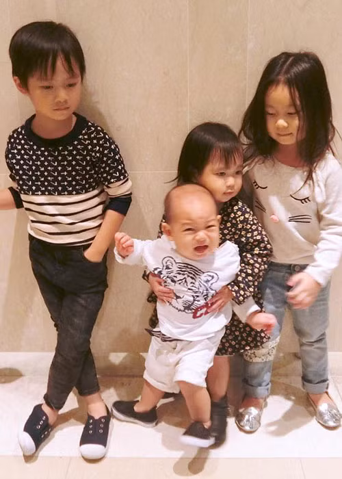Minh Hà vất vả mỗi khi chụp ảnh cho các con bởi các bé đều hiếu động.