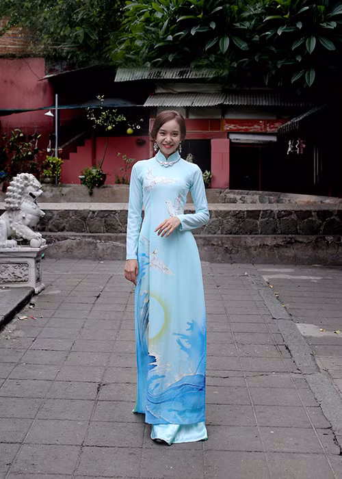 Mỹ Trinh vừa tròn 20 tuổi và hiện là sinh viên năm 2 khoa Giáo dục học trường Đại học Khoa học Xã hội và Nhân văn TP HCM.