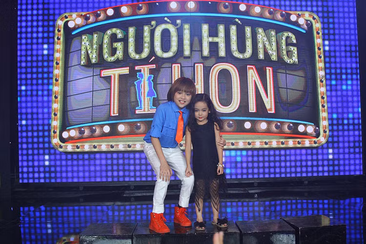 Hình ảnh Thiên Khôi trong cuộc thi Người hùng tí hon.