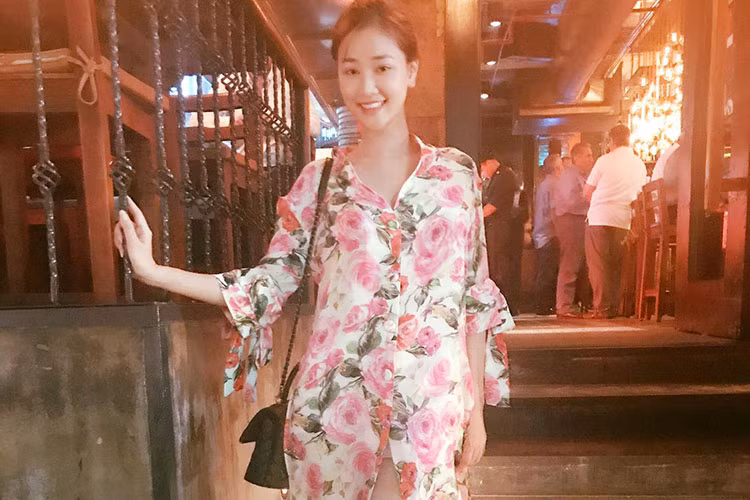 Maya sang Hàn Quốc để cấy mỡ lần 2. Cách đây không lâu, cô có mặt ở xứ sở kim chi để phẫu thuật thẩm mỹ.