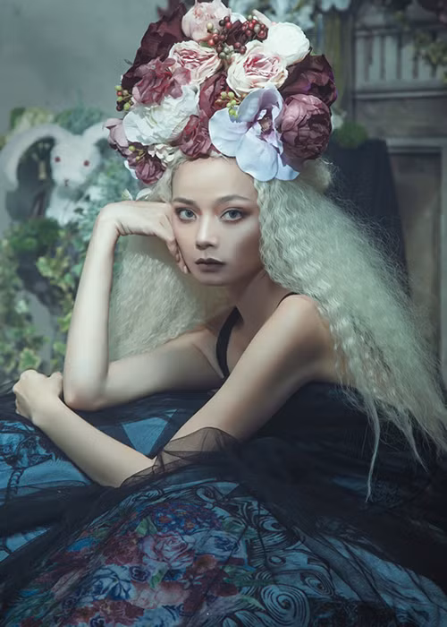 Chân dài sinh năm 1987 cũng là gương mặt yêu thích của nhiều nhà thiết kế bởi vẻ đẹp đặc biệt của mình.