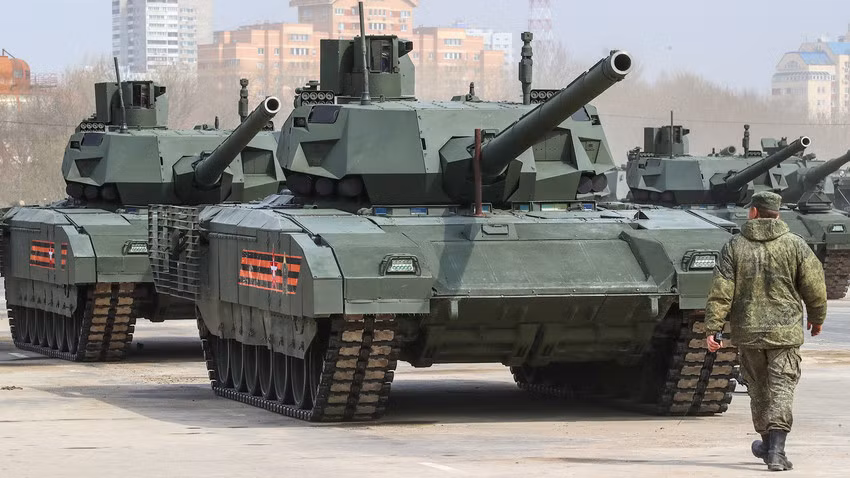 Tuy nhiên nhiều chuyên gia quân sự cho rằng Ấn Độ hoàn toàn sẽ có thể yêu cầu Nga cung cấp xe tăng T-14 cùng công nghệ lắp ráp và sản xuất trong nước để nước này có thể tự chủ động sản xuất T-14 trong tương lai như cách đã làm với xe tăng T-90 trước đây. Nguồn ảnh: Archive.