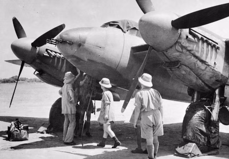 Có thể nói, mặc dù không nổi tiếng nhưng Mosquito thực sự là chiến đấu cơ đa năng đầu tiên của thế giới khi nó có thể thực hiện được nhiều loại nhiệm vụ khác nhau, trong đó có cả những loại nhiệm vụ mà chiến đấu cơ đa năng ngày nay phải "bó tay". Nguồn ảnh: Warhistory.