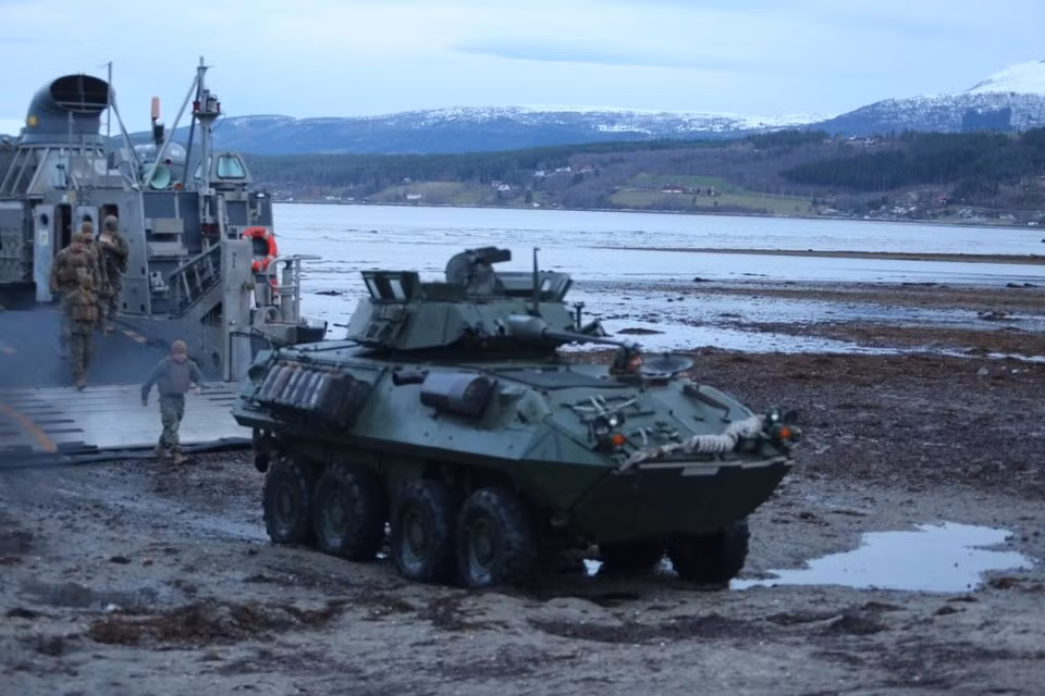 Đây là loại thiết giáp hạng nhẹ LAV-25, thực chất được Canada sản xuất dựa trên bản thiết giáp hạng nhẹ của châu Âu và được Mỹ mua lại. Nguồn ảnh: BI.