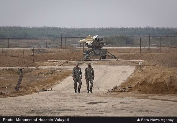 Mersad có hình dạng rất giống hệ thống tên lửa MIM-23 HAWK của Mỹ. Thực ra thì các tên lửa mới của Iran hầu như đều là sao chép công nghệ từ Mỹ-Nga một cách "thô sô, đơn giản, có phần như hàng mã". Nguồn ảnh: Fars