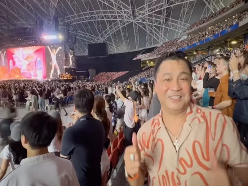 Lý Hùng chia sẻ: “Tôi đến với tâm thế đam mê ca nhạc đồng thời muốn trải nghiệm, học hỏi xem show diễn nước ngoài được thực hiện, tổ chức như thế nào”. Ảnh: Saostar.