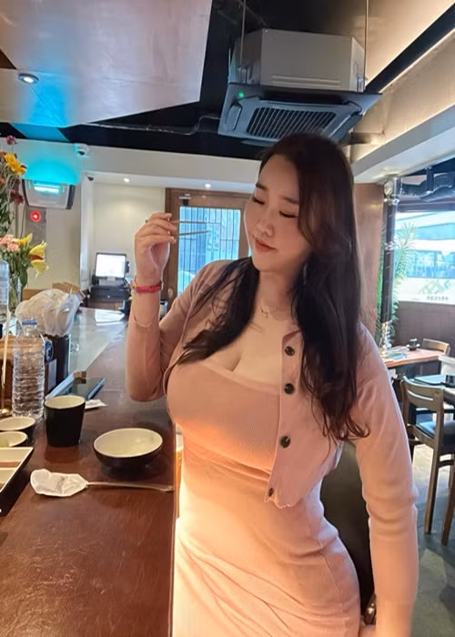 Bobby thường xuyên đăng tải những hình ảnh đẹp của mình trên Instagram.