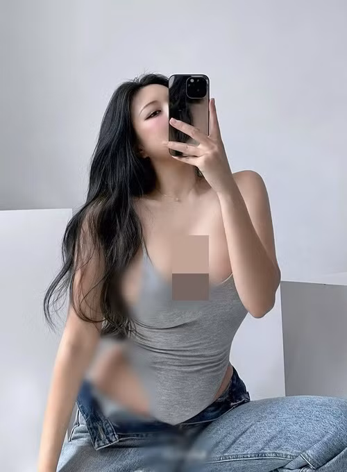 Fan cho rằng thân hình của cô nàng đẹp chuẩn theo thẩm mỹ hiện đại.