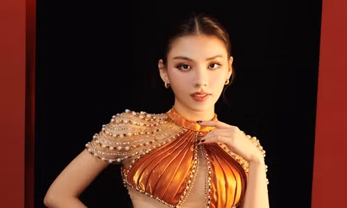Lien tuc truot giai phu, Mai Phuong co tien sau o Miss World?