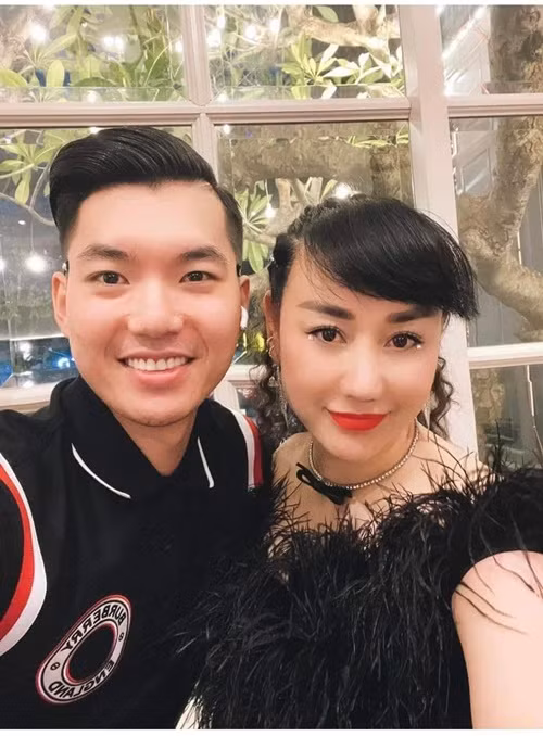Tháng 8/2019, vợ Trương Nam Thành sinh đôi.