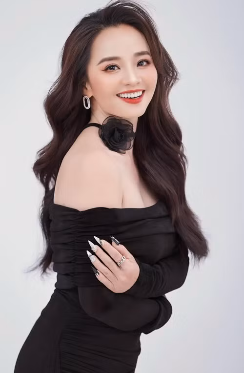 Nhiều năm qua, Hoài An làm mẹ đơn thân. Con trai của cô - Cao Sơn năm nay 25 tuổi.