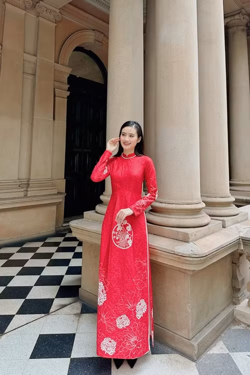 Ở Úc, Ý Nhi vẫn chăm tập luyện để giữ vóc dáng.
