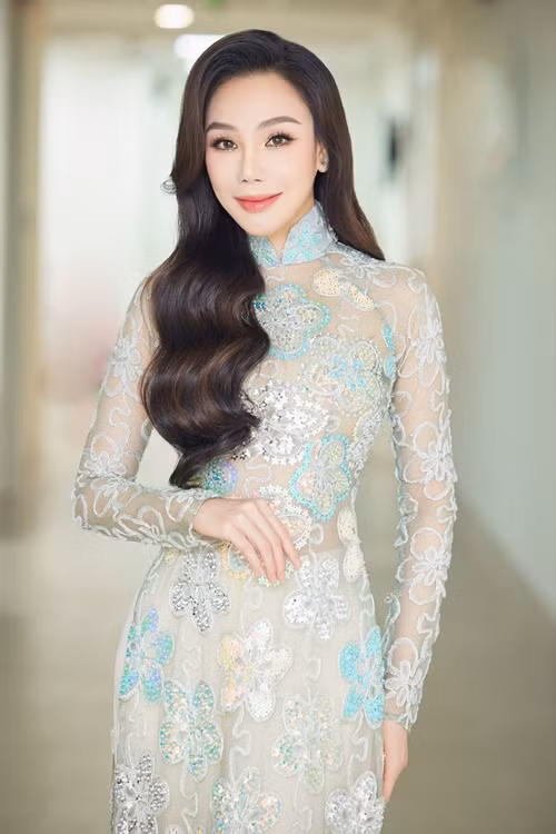 Hiện tại, danh tính lẫn hình ảnh bạn trai Hồ Quỳnh Hương là một ẩn số. Ảnh: FBNV.