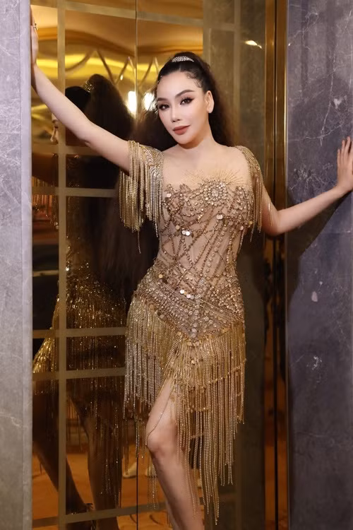 Năm 2018, đề cập đến chuyện tình yêu với Hà Dũng, Hồ Quỳnh Hương chia sẻ trên Dân Trí, mười mấy năm rồi cô không liên lạc và chuyện cũ đã qua nên cô không còn cảm xúc gì nữa. Ảnh: FBNV.