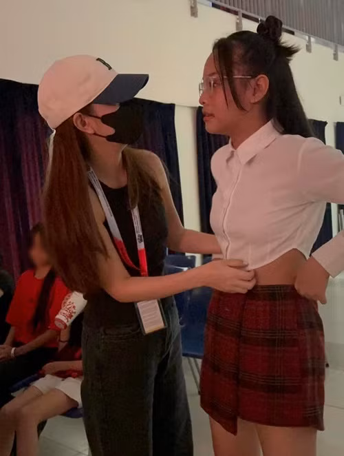 Con gái Phạm Quỳnh Anh yêu thích nhảy múa. Nữ ca sĩ từng chia sẻ hình ảnh hỗ trợ ái nữ tham gia cuộc thi nhảy.