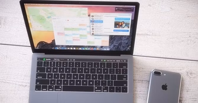 Macbook Pro mới có thể sẽ được trang bị màn hình Oled phụ cảm ứng.
