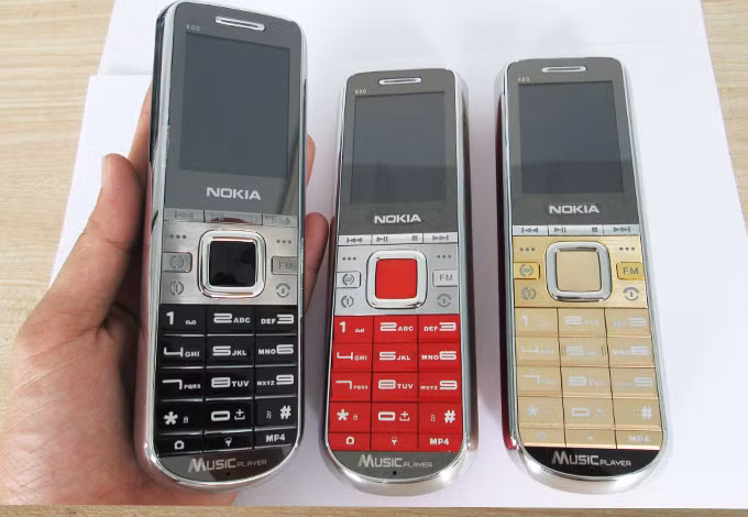 Một trong những mẫu điện thoại bị Trung Quốc cài phần mềm trừ tiền ngầm bán tại Việt Nam.