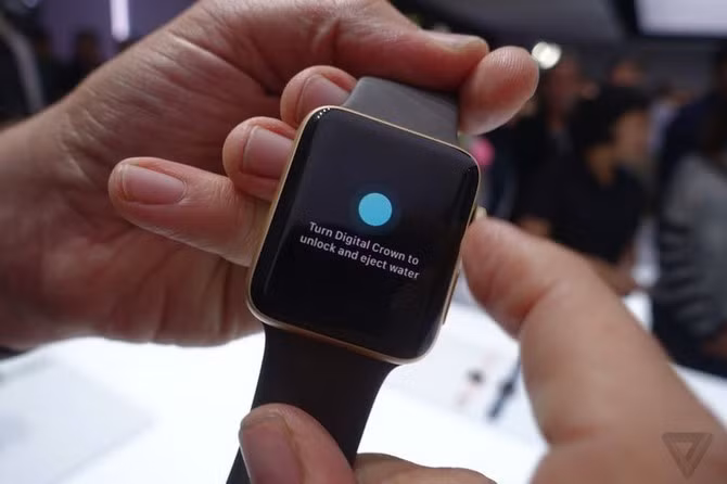 Đây là những bức ảnh trên tay nhanh Apple Watch Series 2 do trang tin The Verge thực hiện.