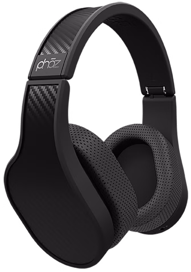 Phaz P3. Phaz P3 (giá £190 - tương đương 5.6 triệu đồng). Phaz P3 cho phép người dùng sạc điện thoại ngay trong khi nghe nhạc, kết hợp với khả năng chuyển bài hát và âm lượng ngay trên dây tai nghe.