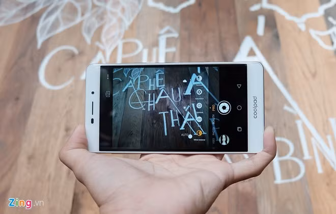 Coolpad khá cố gắng nâng cao chất lượng ảnh chụp, giao diện sử dụng đơn giản, có chế độ chỉnh tay như một số dòng máy cao cấp.