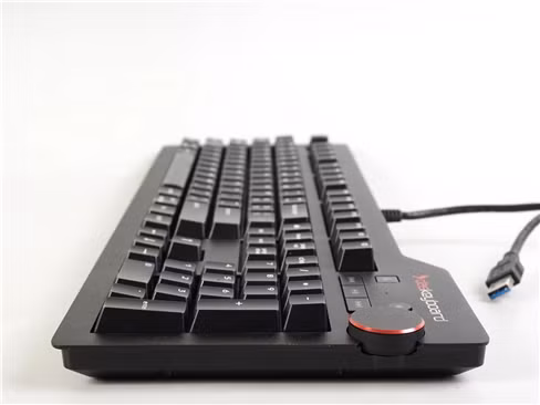 Tựa như người anh em Das Keyboard 4C Professional, Das Keyboard 4 Professional for MAC cũng chỉ có thể tùy chỉnh độ nghiêng bàn phím qua thước thẳng đi kèm.