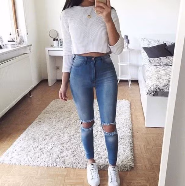 Jeans rách phong cách chất ngất nhờ các cách mix đồ sau - Hình 3 Jeans rach phong cach chat ngat nho cac cach mix do sau-Hinh-3