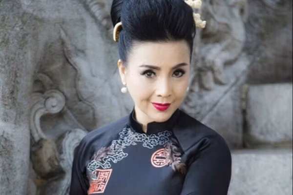 NSND Lan Hương - 'Em bé Hà Nội': Người phụ nữ tài sắc qua 2 cuộc 'làm lẽ' đầy trắc trở - Hình 7 NSND Lan Huong - 'Em be Ha Noi': Nguoi phu nu tai sac qua 2 cuoc 'lam le' day trac tro-Hinh-7