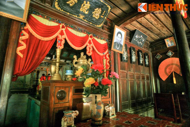 Theo nhận xét của KTS Hoàng Đạo Kính thì: "Cấu trúc và tổ chức không gian làng Phước Tích có thể được coi là điển hình cho mô hình cư trú nơi thôn quê của người Việt ở vùng Bắc Trung Bộ. Đó là cấu trúc mở với những căn nhà trong vườn, nhà vườn. Ở Phước Tích, quỹ kiến trúc cổ và cũ, song cảnh quan và vườn được bao quanh thì lại rất trẻ và tràn đầy sức sống".